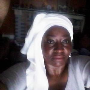 Meet your Posher, Leona