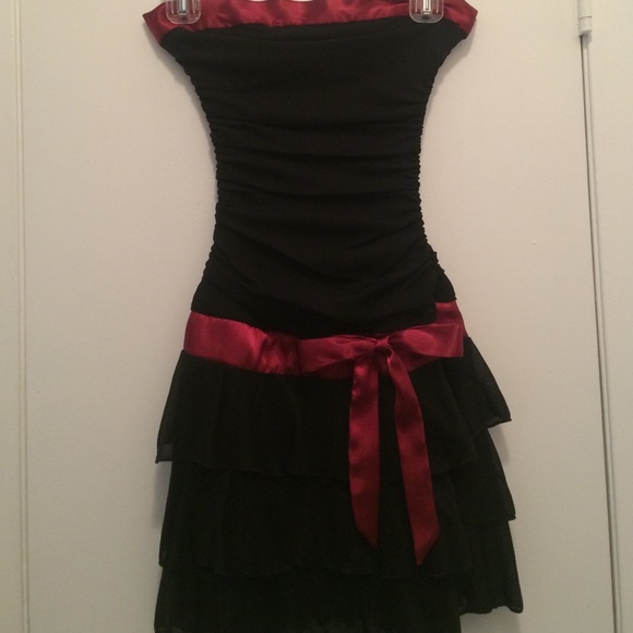 Size Small Red and Black Juniors Dress