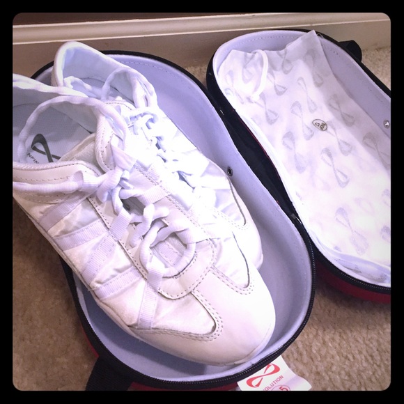 Nfinity cheer shoes