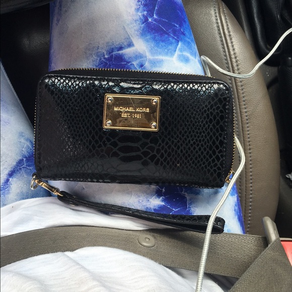 Black Michael Kors Wallet