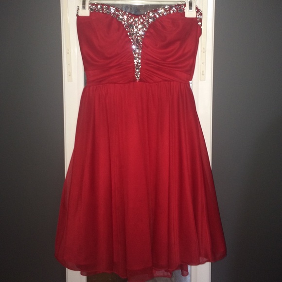 Dresses & Skirts - Red formal dress