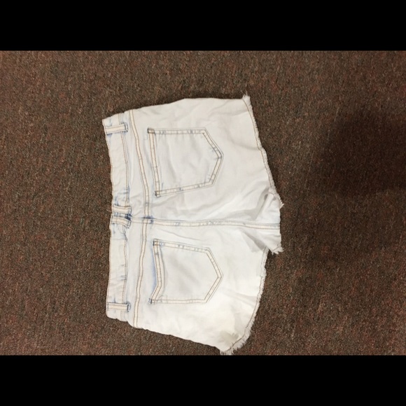 High wasted jean shorts - Picture 2 of 3