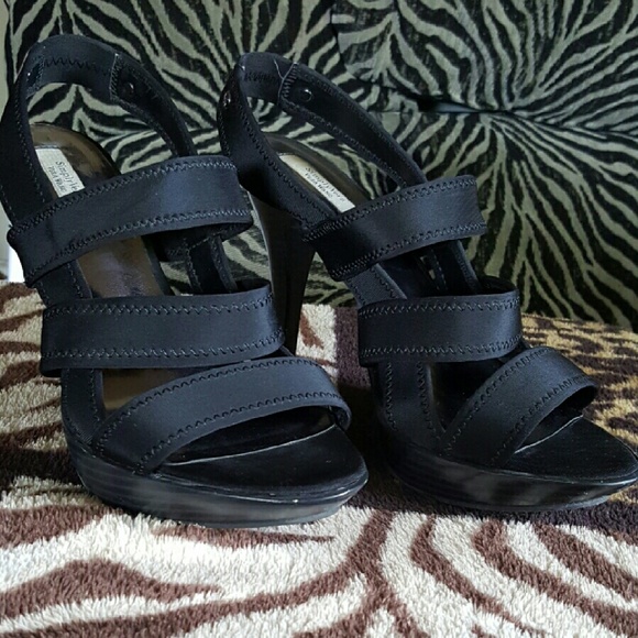 Simply Vera Wang Black Stretch Strappy Heels 10