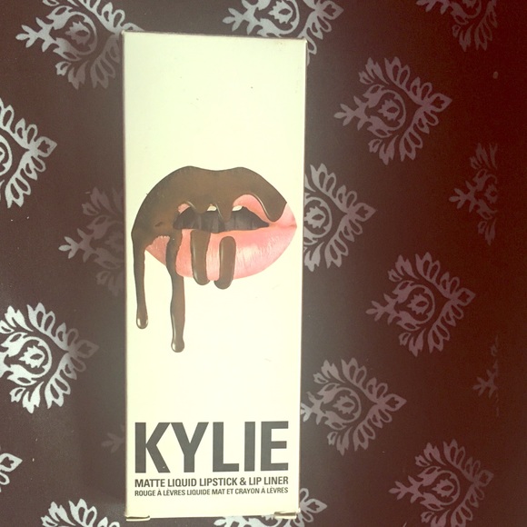 KYLIE Matte Liquid Lipstick and lip liner