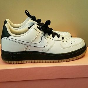 Nike Low Dunks - Youth 5.5 (Womens 7)