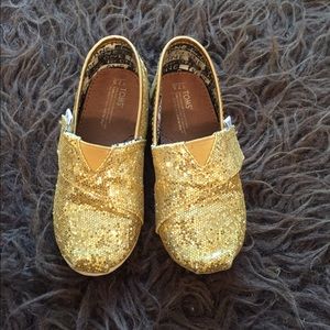 Gold toms perfect condition never worn