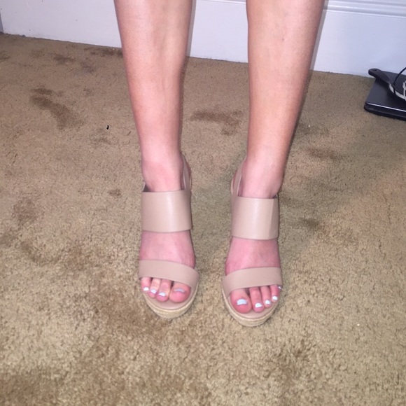 Charles David Shoes - Charles David Tan Wedges