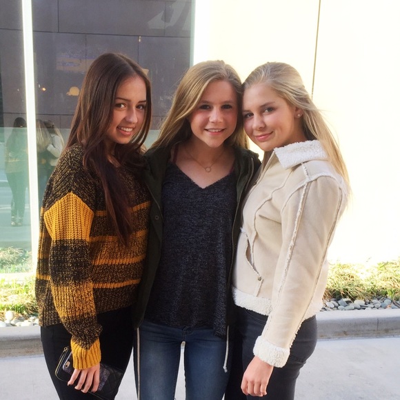 Meet your Posher, Elena - Picture 1 of 1