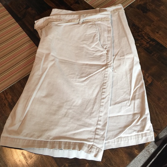 Old Navy khaki shorts