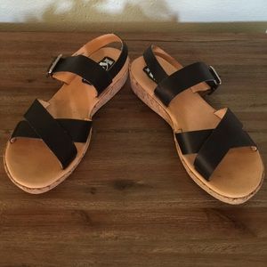 Kork Ease sandal w/1.5 inch cork wedge