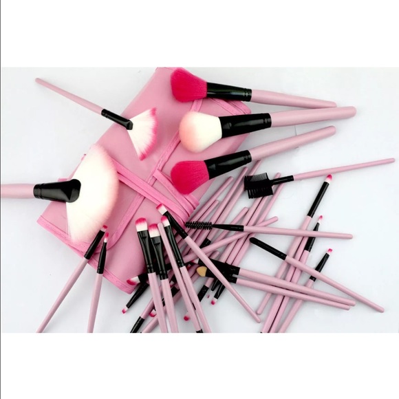 32 makeup set & case