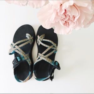 Chacos | Fiesta/rainbow print