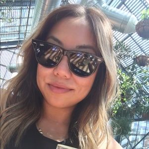 Meet your Posher, Sandy