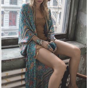 ON HOLD Folk town kimono