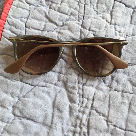 Ray-Ban sunglasses - Picture 2 of 4