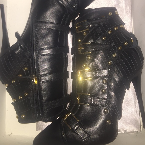 Giuseppe "Yvette" black bootie sz  9 retail $1795