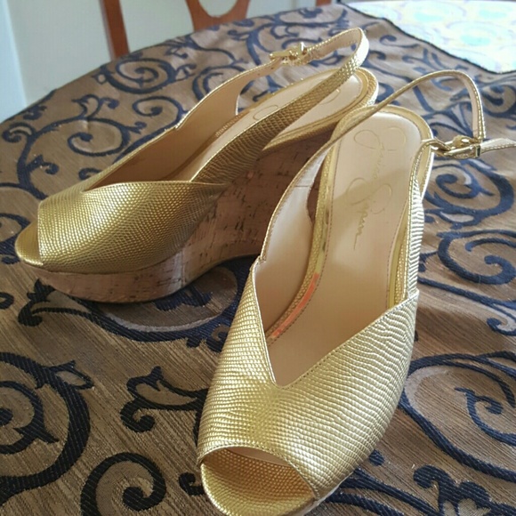 Gold wedges