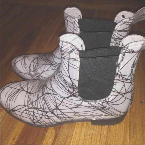 FRENCH CONNECTION SHOES - Picture 2 of 3