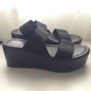 Black Flatform Sandals