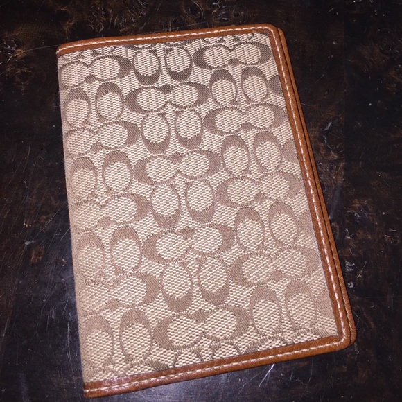 ⚡️SALE ⚡️Coach Passport Holder