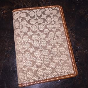 ⚡️SALE ⚡️Coach Passport Holder