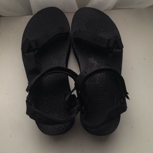 Teva Flatform Universal Sandals.