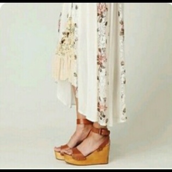 🚫SOLD🚫 FREE PEOPLE 🌷 Crochet vintage maxi skirt - Picture 2 of 4