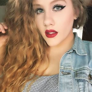 Meet your Posher, Bekah