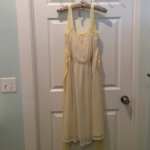 Yellow dress - Picture 1 of 3