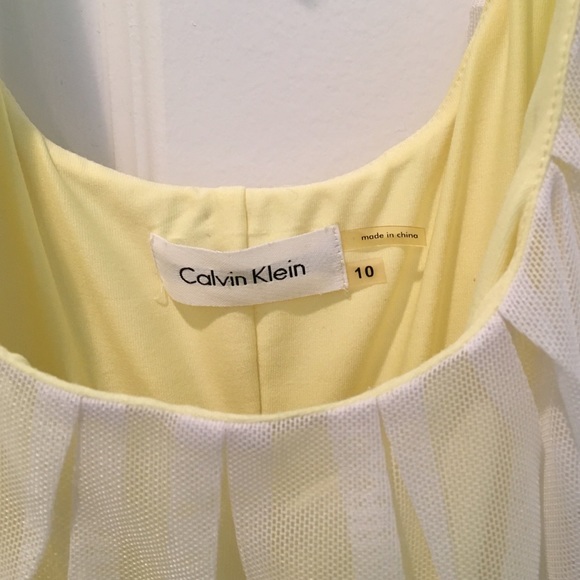 Yellow dress - Picture 3 of 3