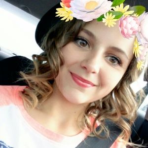 Meet your Posher, Lexi