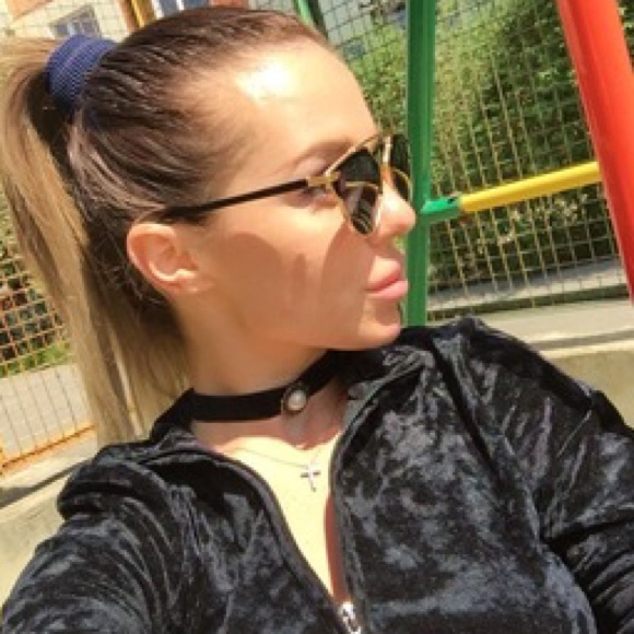 📍LAST ONE📍Velvet Pearl Choker 😍 - Picture 2 of 2