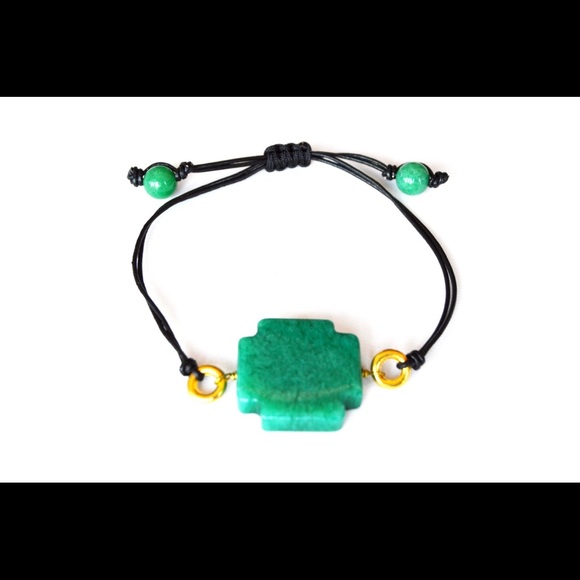 Emerald Cinch Bracelet
