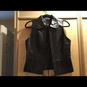 Craft & Barrow black lambskin leather vest size S