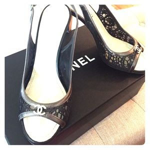 SOLD⭐️Make me an offer! Chanel sandals 38