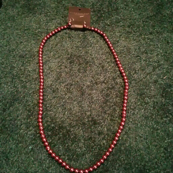 Necklace and earings pair - Picture 1 of 3