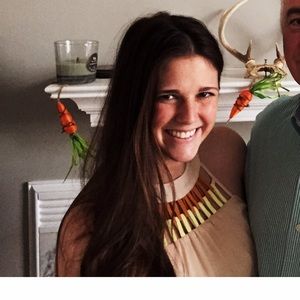 Meet your Posher, Caitlin