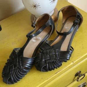 Black Seychelles weekenders size 8.5
