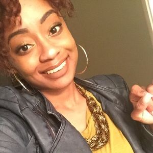 Meet your Posher, Avery