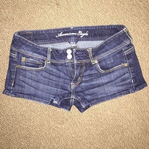 American Eagle denim stretch jean shorts. Size 4