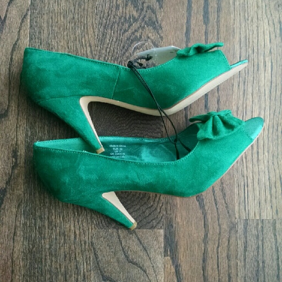 🚫SOLD!🚫 H&M Shoes Peep Toe with Bow - Picture 2 of 4