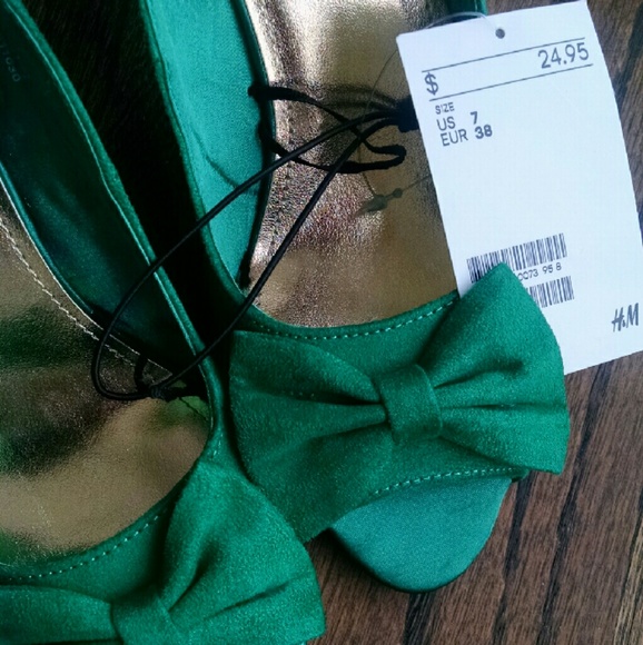🚫SOLD!🚫 H&M Shoes Peep Toe with Bow - Picture 4 of 4