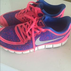 Womens Size 12 Nike Free 5.0