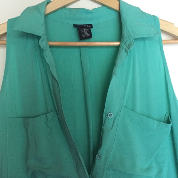 Rue 21 button up tank tunic - Picture 2 of 3