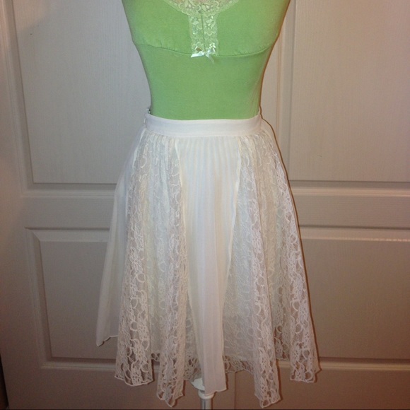 Lace skirt - Picture 1 of 1