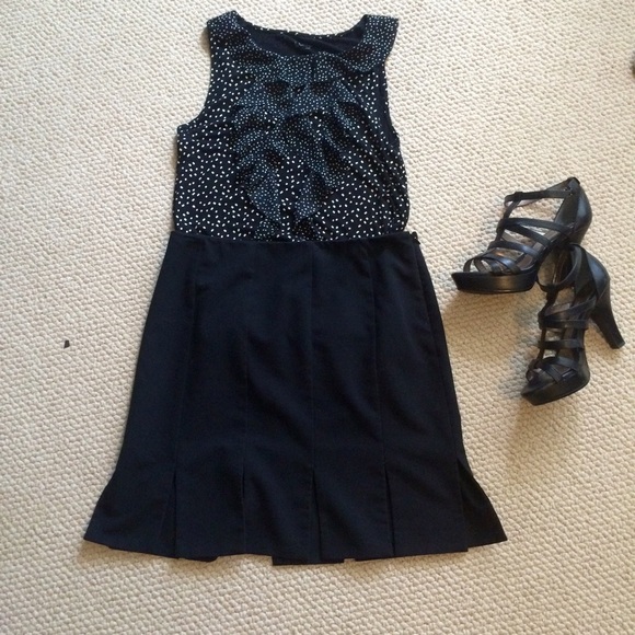 WHBM Black pencil skirt with cute hem