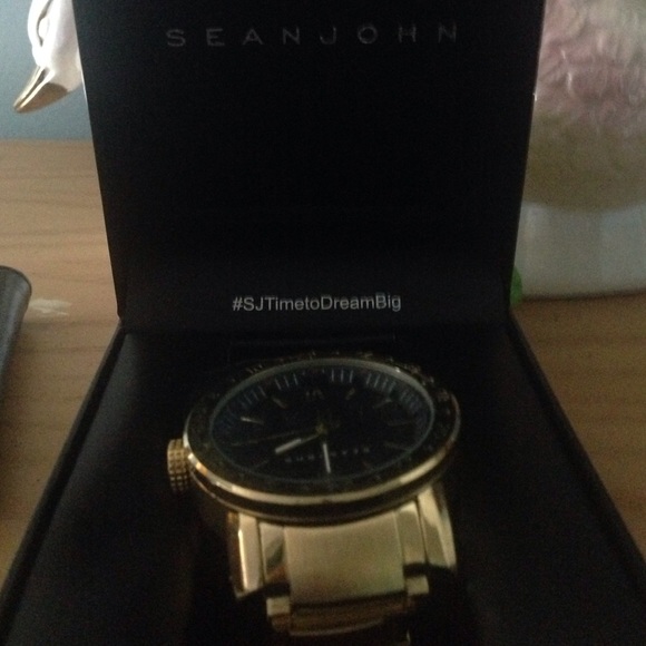 Watch - Picture 3 of 4