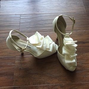 Sent to GoodWill.Audrey Brooke Ruffle Wedding Shoe
