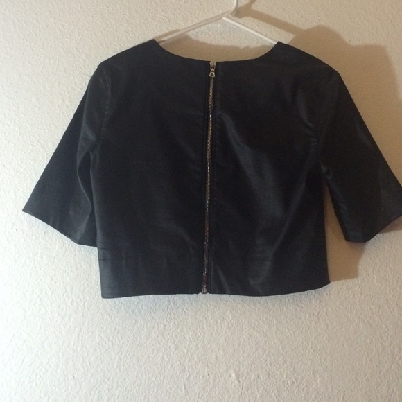 Top - Picture 2 of 2