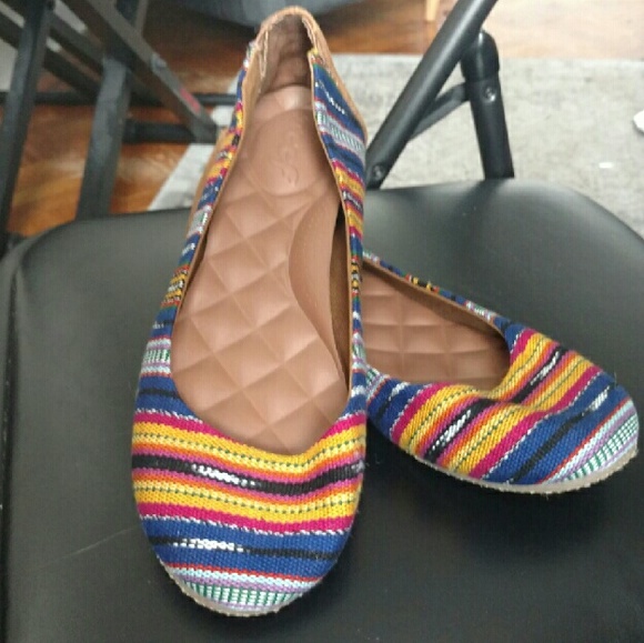 Flash sale! Reef rainbow flats